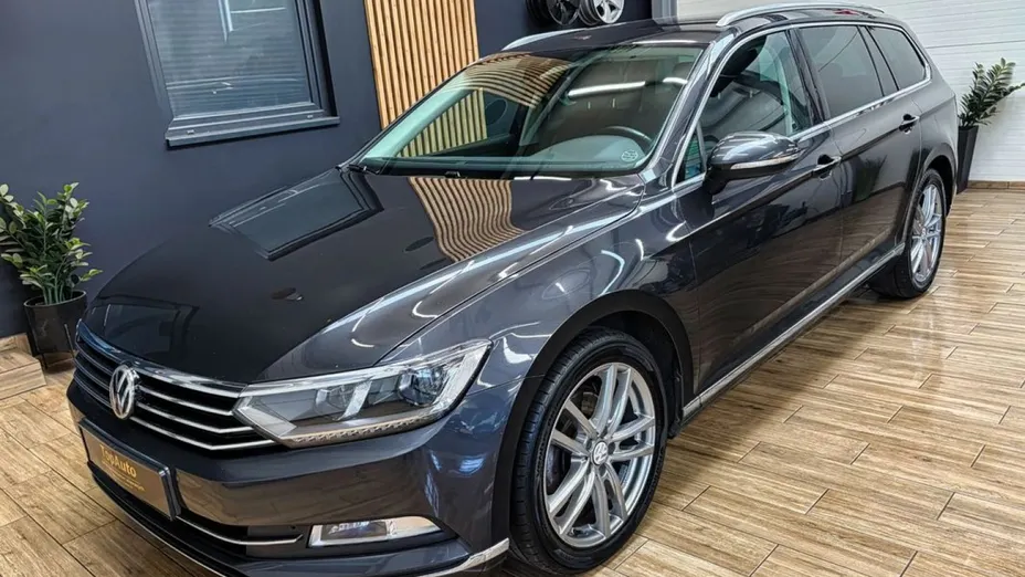 VOLKSWAGEN Passat -