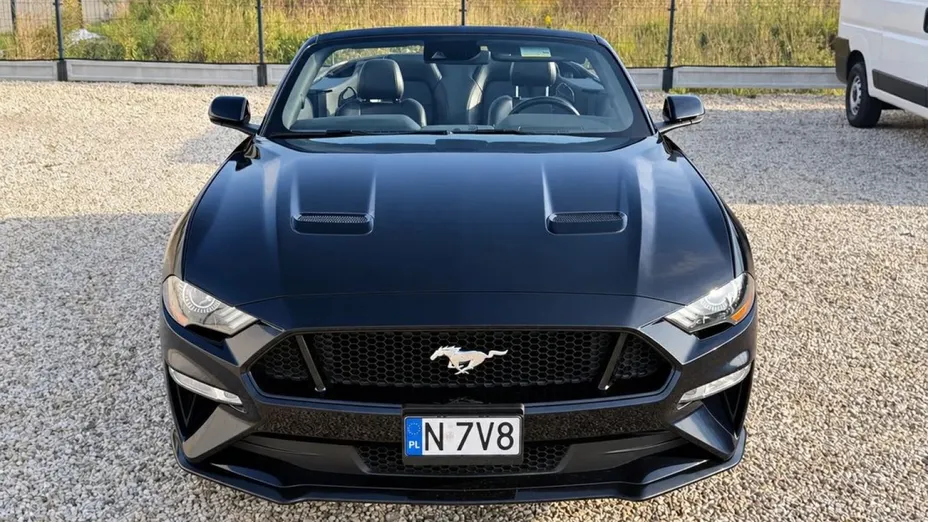 FORD Mustang -
