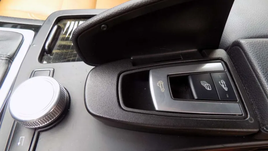 MERCEDES-BENZ E Klasa -