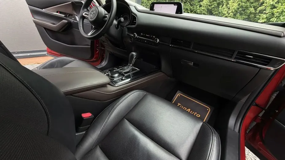 MAZDA CX-30 -