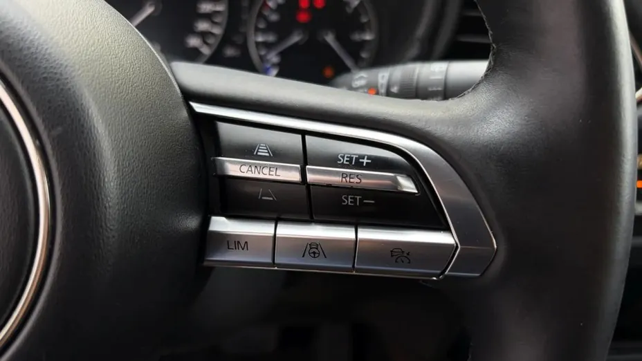 MAZDA CX-30 -