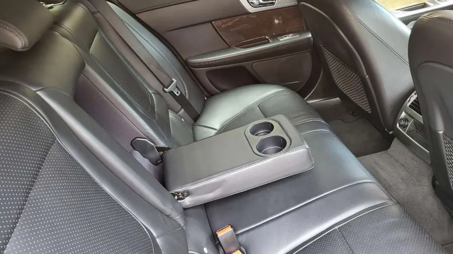 JAGUAR XF -