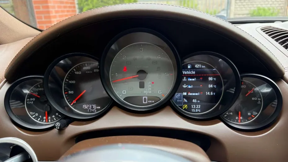 PORSCHE Cayenne -