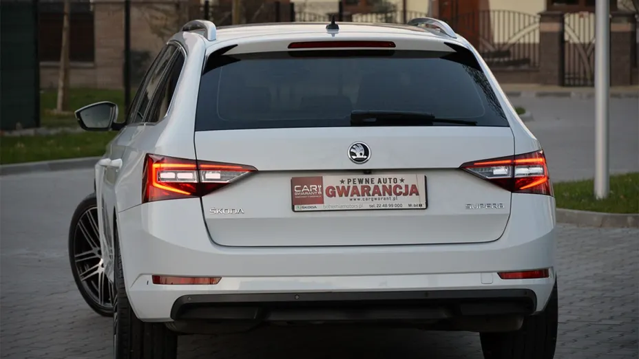 SKODA Superb -