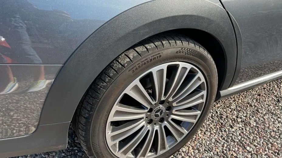 MERCEDES-BENZ E Klasa -