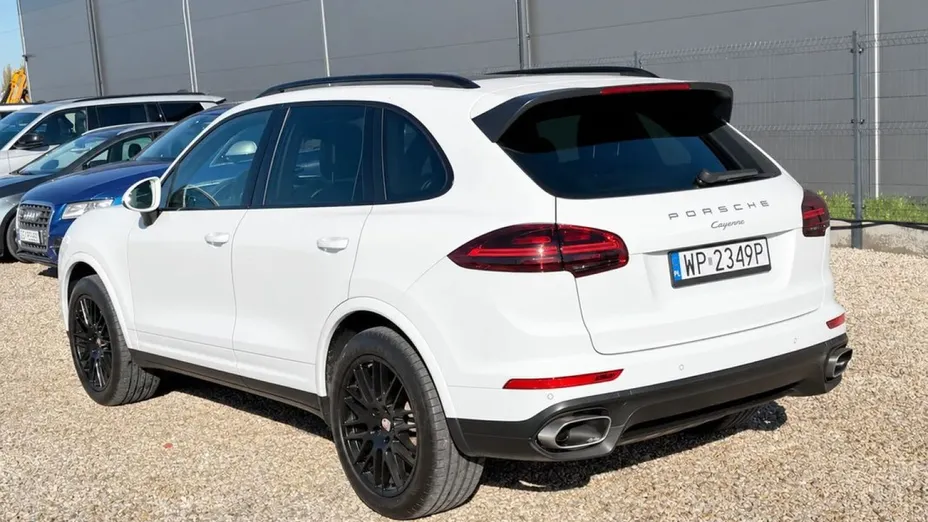 PORSCHE Cayenne -