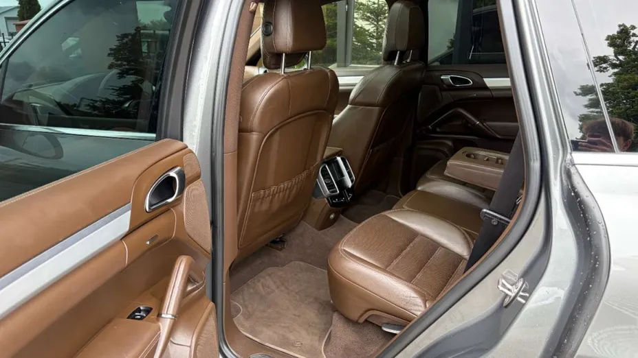 PORSCHE Cayenne -