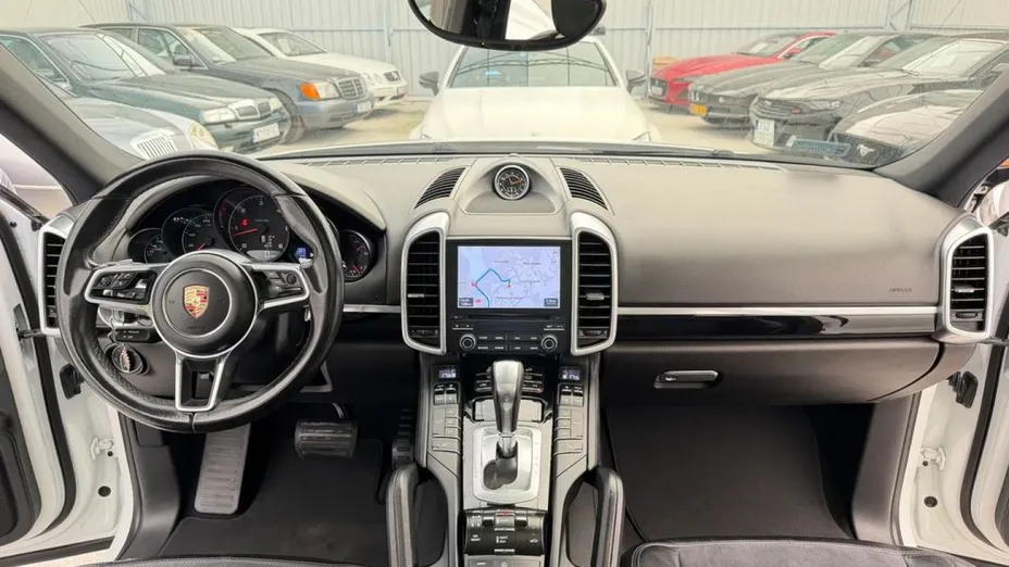 PORSCHE Cayenne -