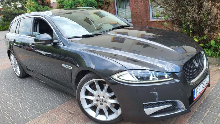 JAGUAR XF -