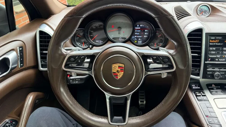 PORSCHE Cayenne -