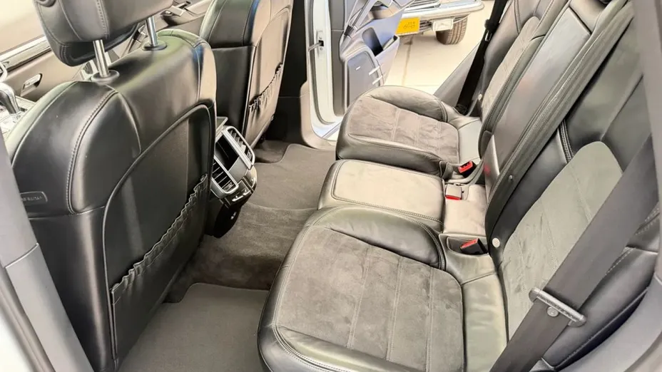 PORSCHE Cayenne -
