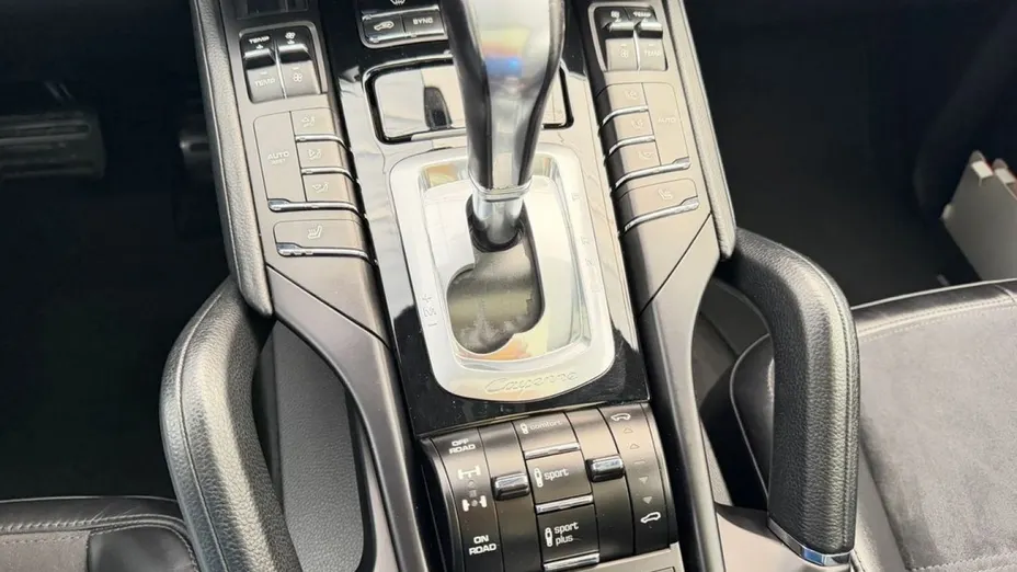 PORSCHE Cayenne -
