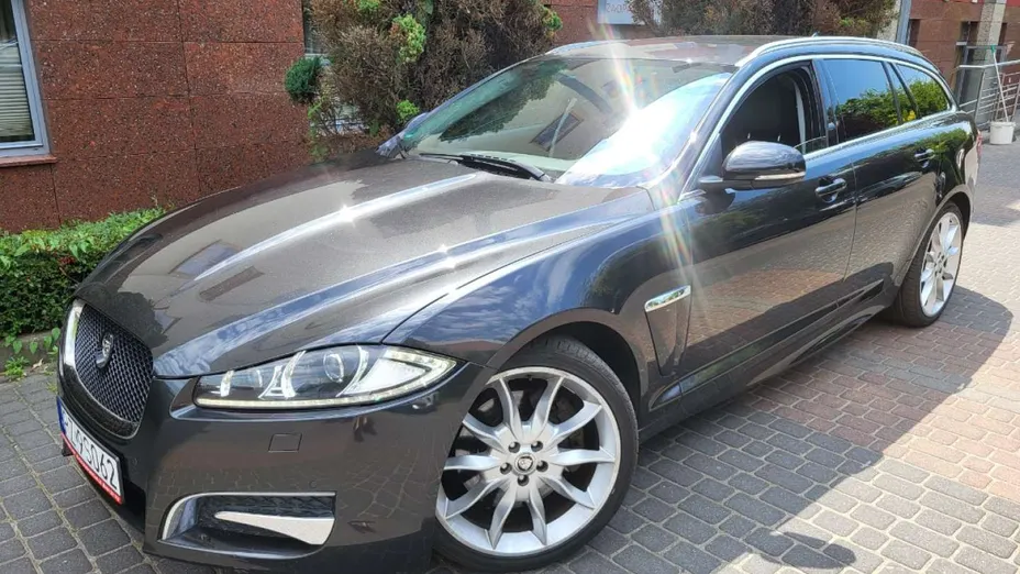 JAGUAR XF -