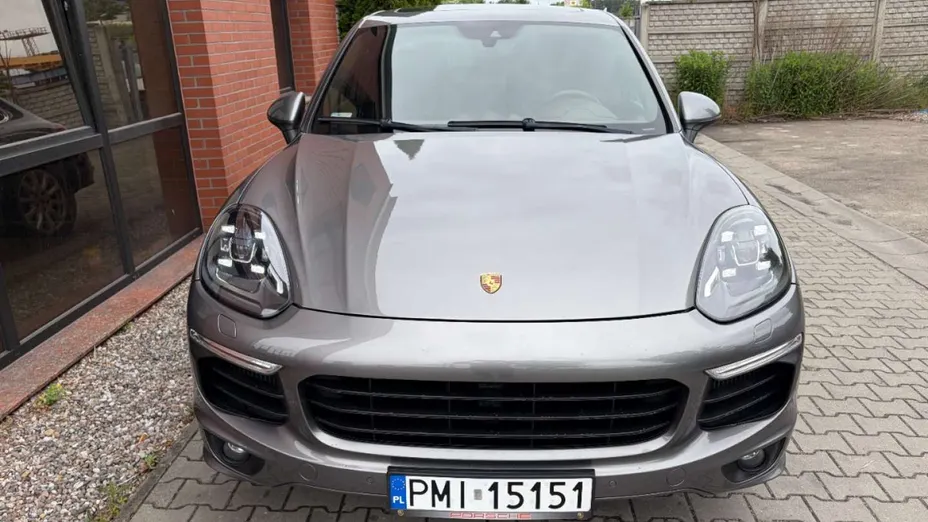 PORSCHE Cayenne -