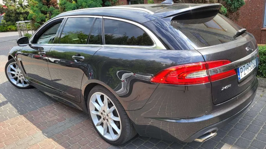 JAGUAR XF -