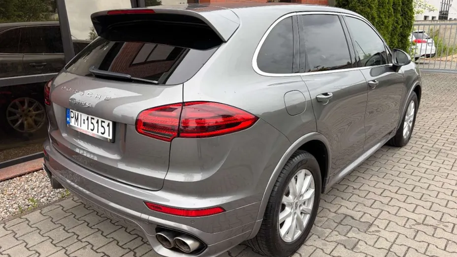 PORSCHE Cayenne -