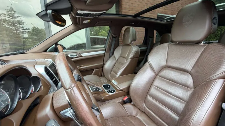 PORSCHE Cayenne -