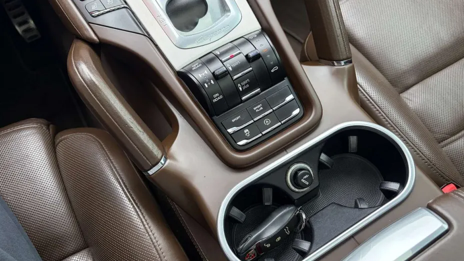 PORSCHE Cayenne -