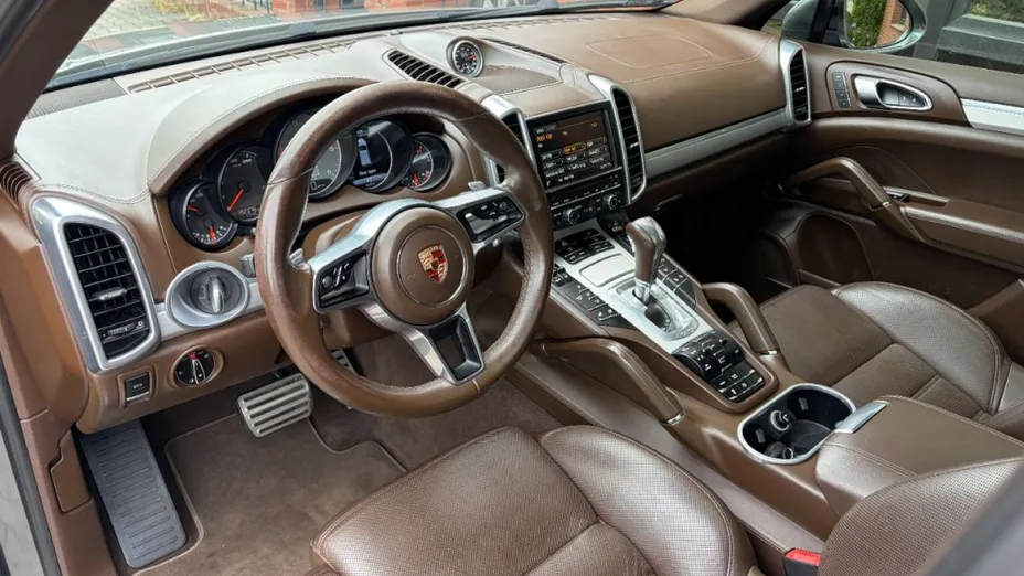 PORSCHE Cayenne -