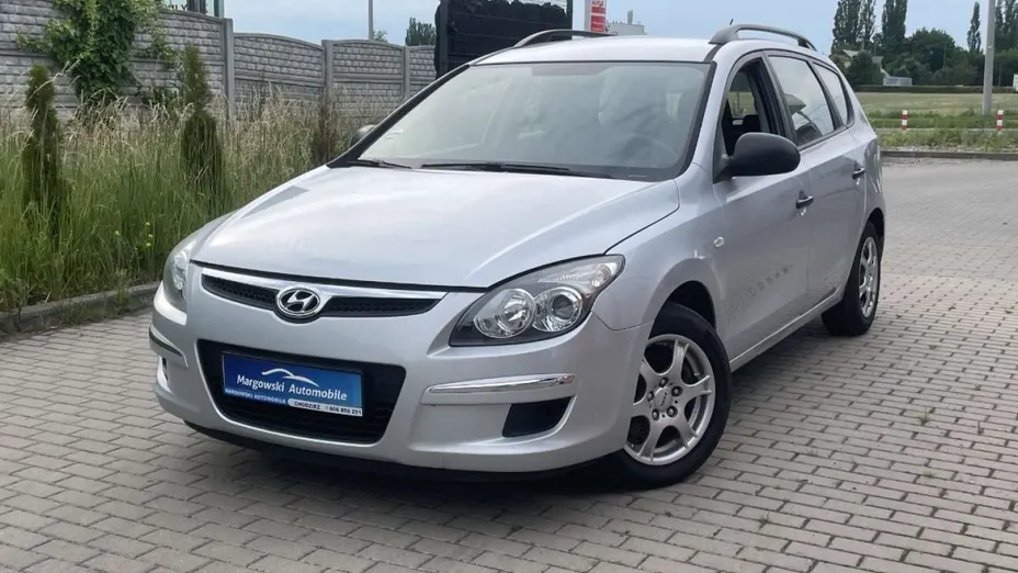 HYUNDAI i30 -