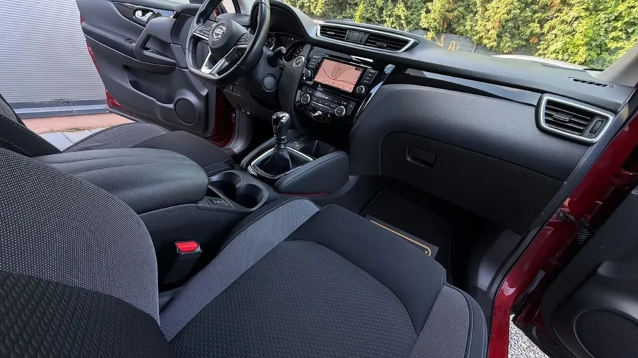NISSAN Qashqai -