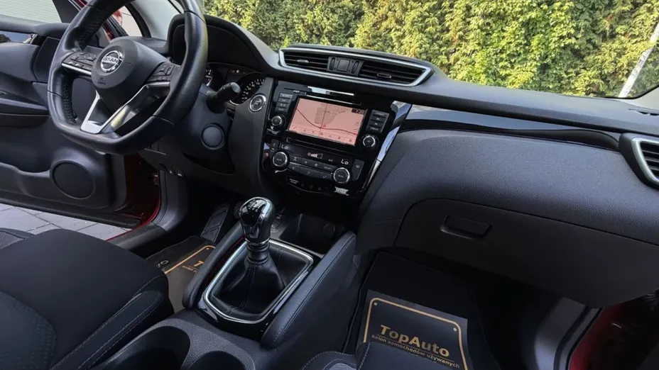 NISSAN Qashqai -