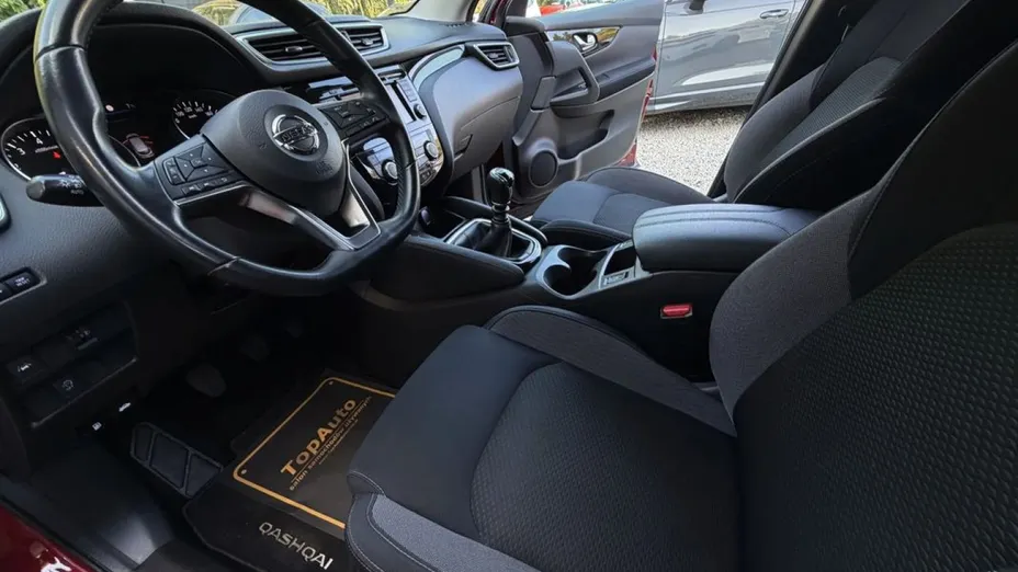 NISSAN Qashqai -