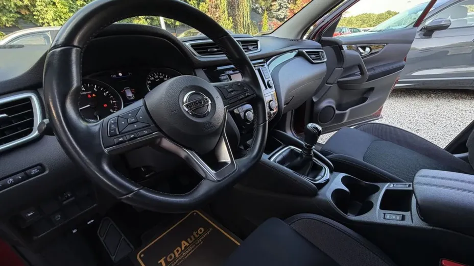 NISSAN Qashqai -