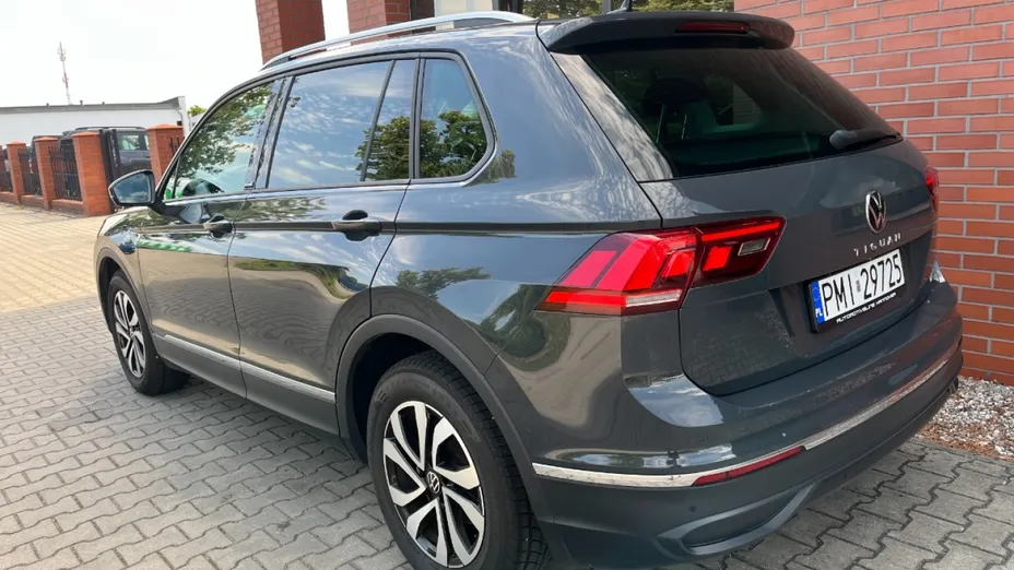 VOLKSWAGEN Tiguan -