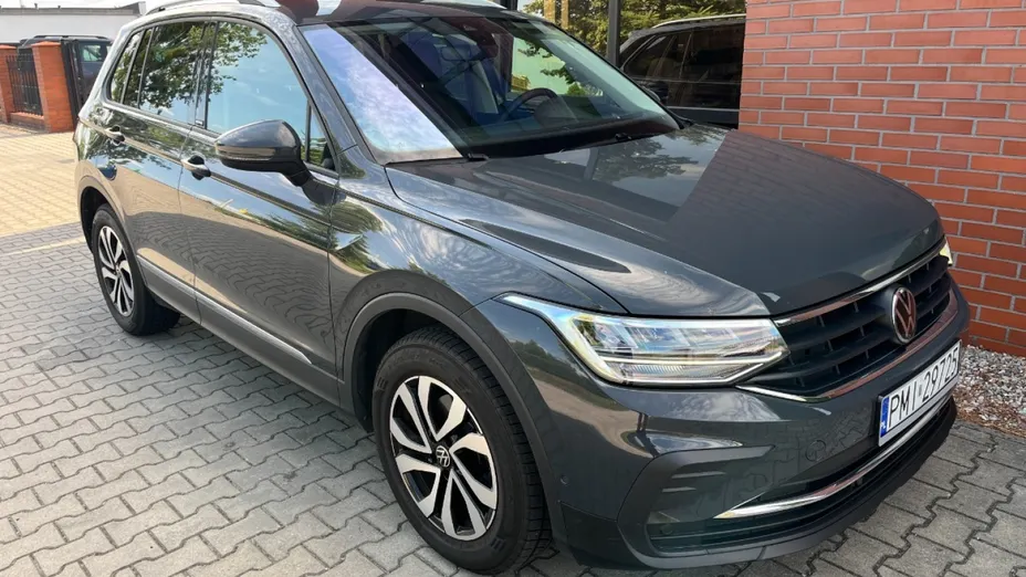 VOLKSWAGEN Tiguan -