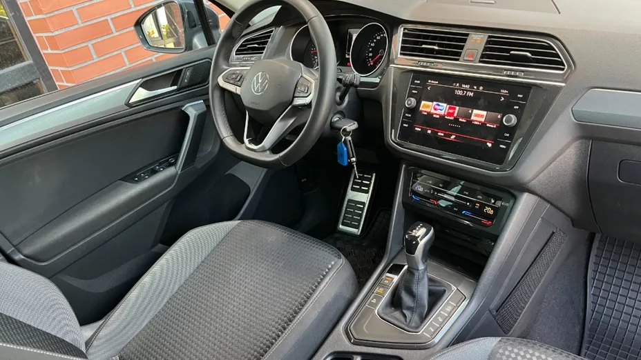 VOLKSWAGEN Tiguan -