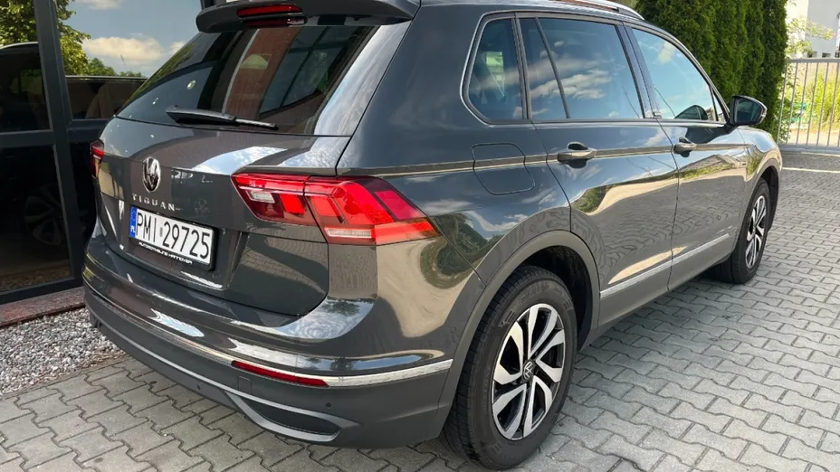 VOLKSWAGEN Tiguan -