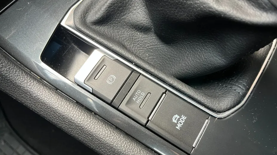 VOLKSWAGEN Tiguan -