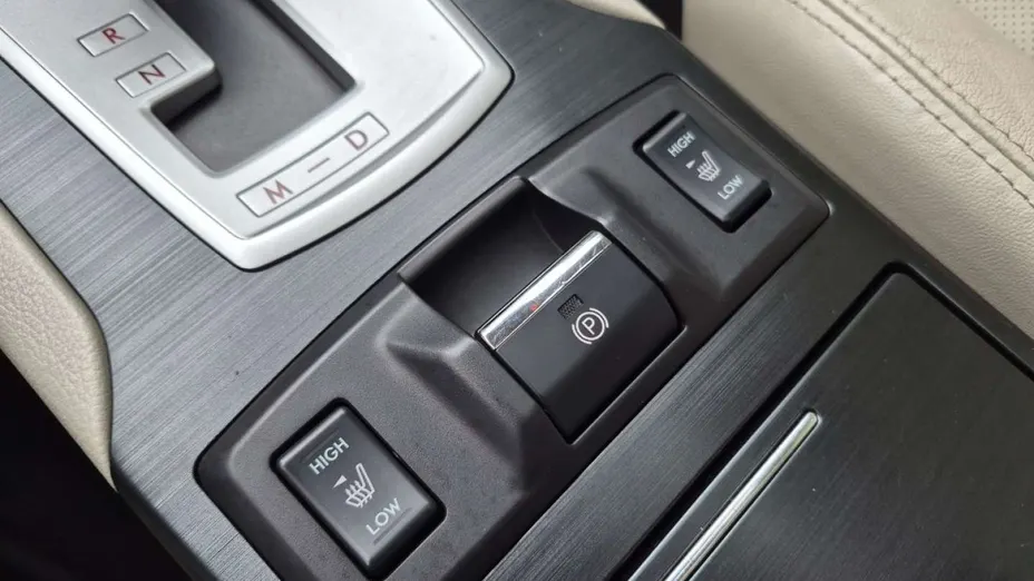 SUBARU Outback -