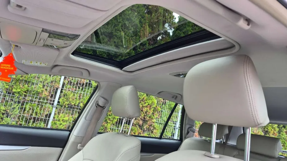 SUBARU Outback -
