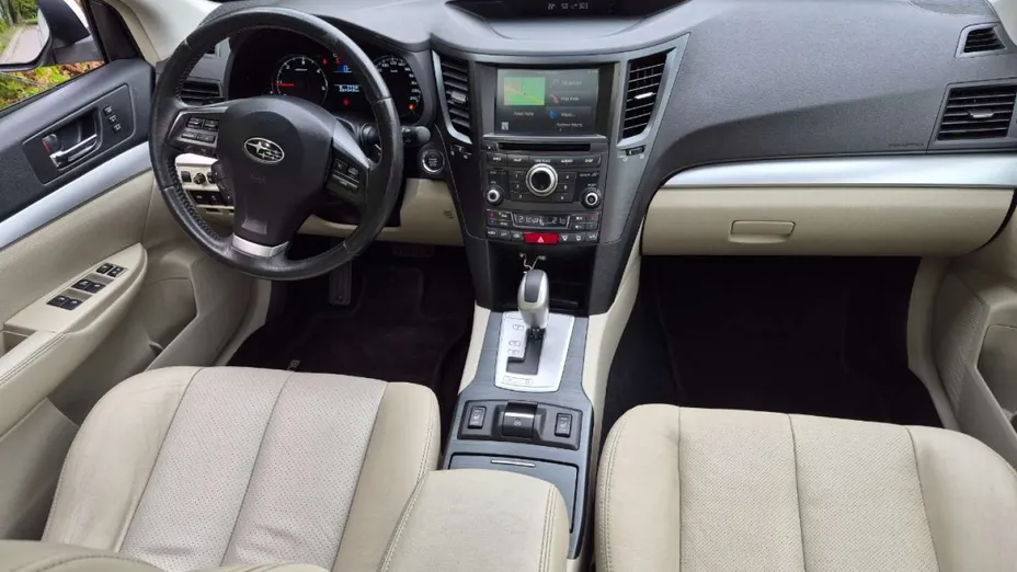 SUBARU Outback -
