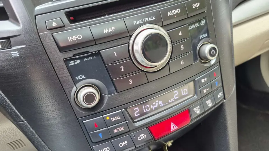 SUBARU Outback -