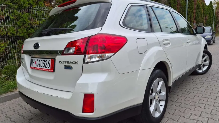 SUBARU Outback -