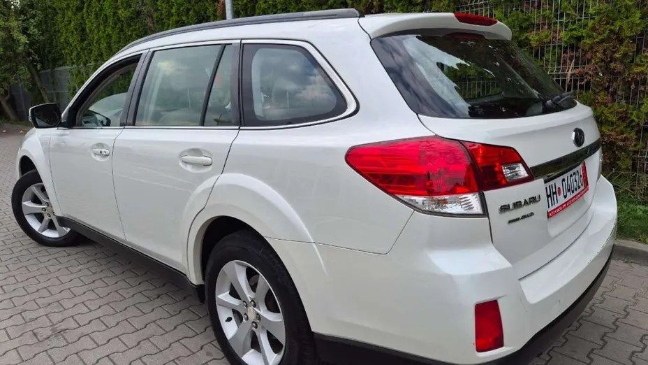SUBARU Outback -