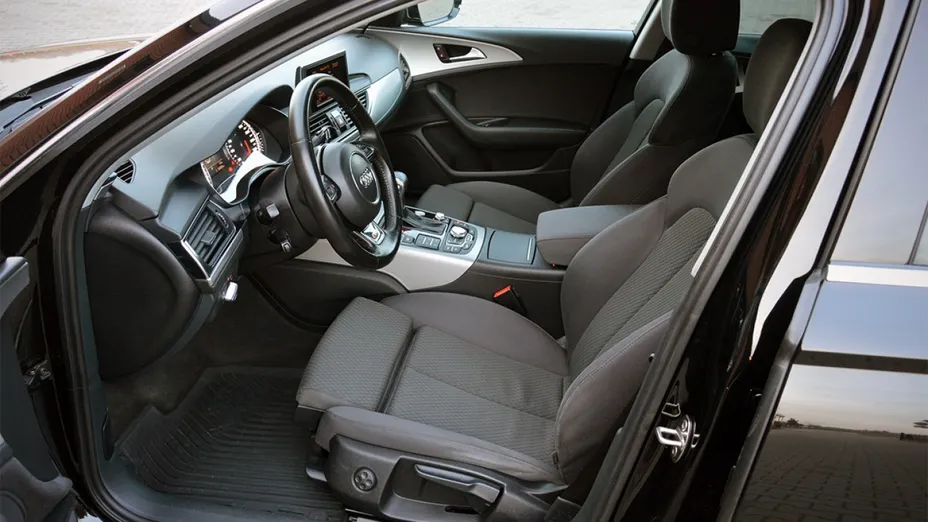 AUDI A6 -