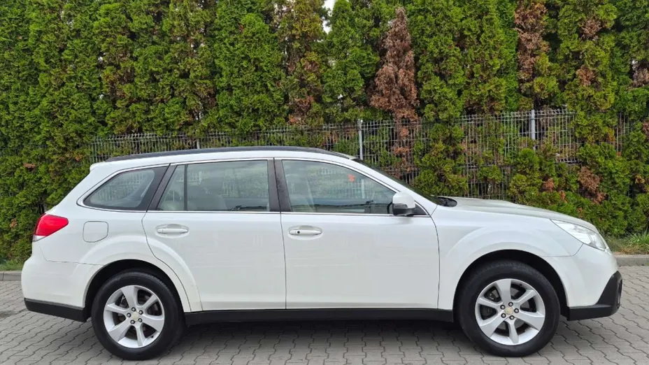 SUBARU Outback -