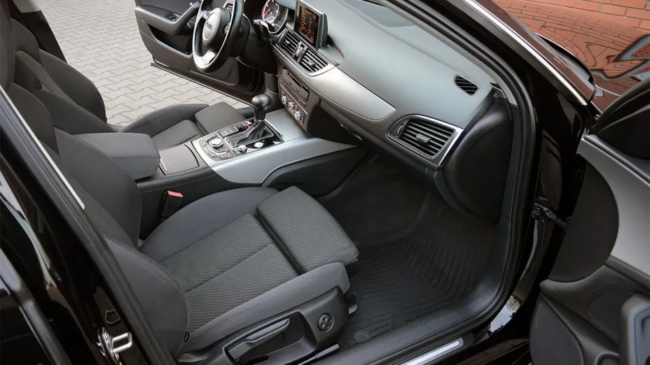 AUDI A6 -