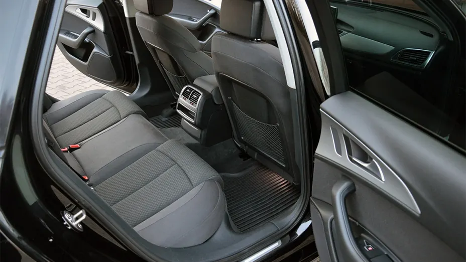 AUDI A6 -