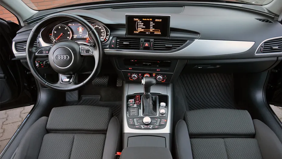 AUDI A6 -