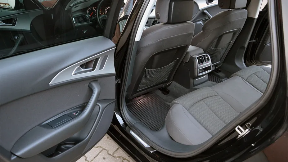 AUDI A6 -