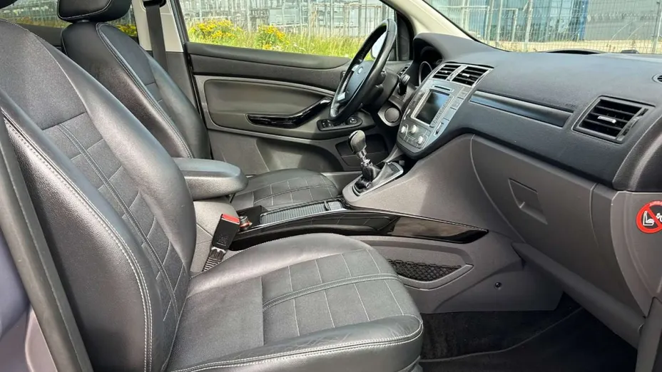 FORD Kuga -