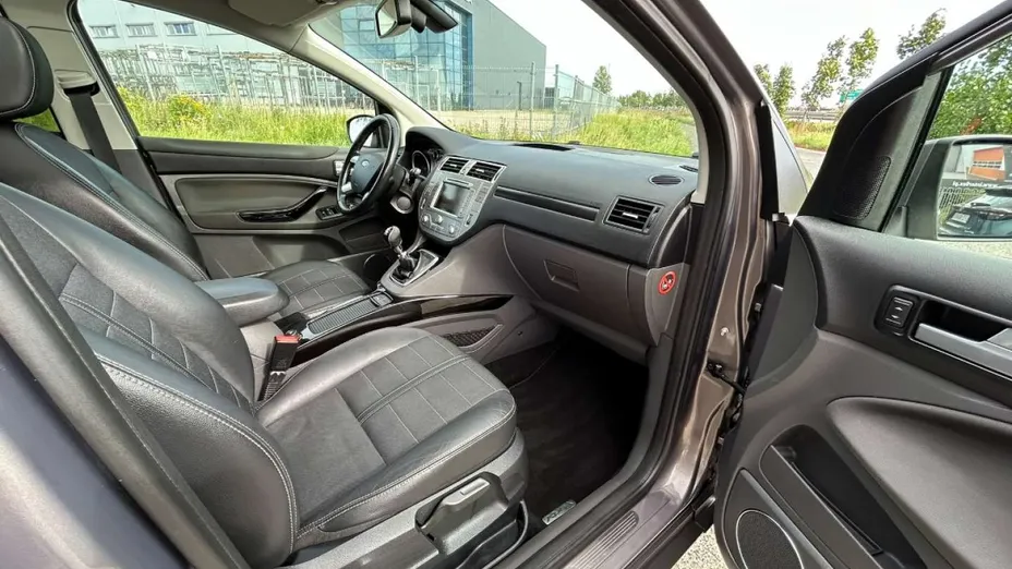 FORD Kuga -
