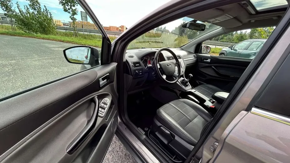 FORD Kuga -