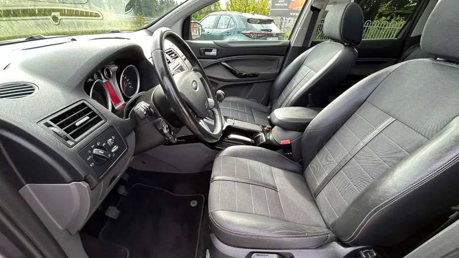 FORD Kuga -