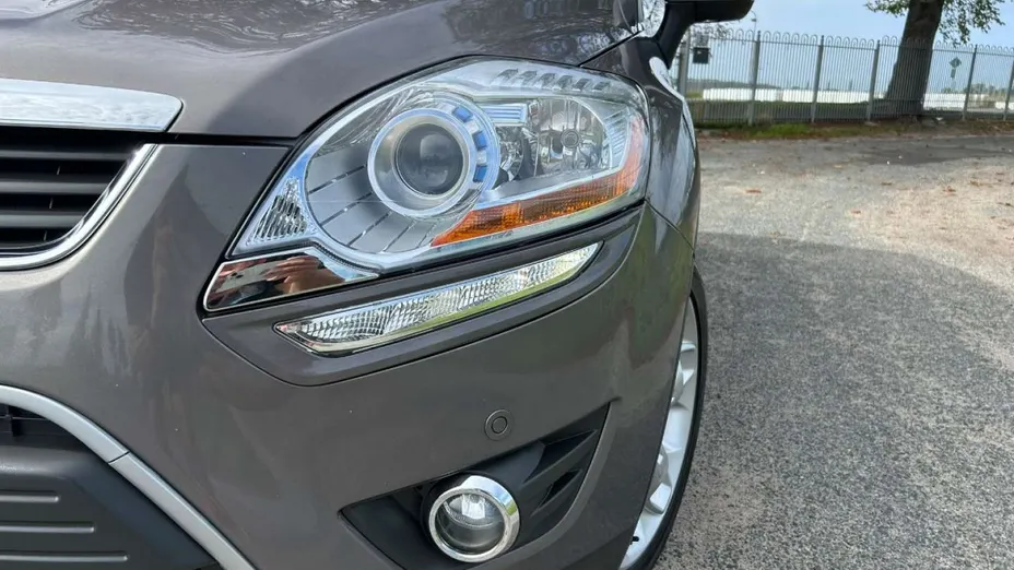FORD Kuga -